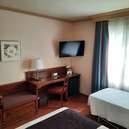Hotel Edelweiss 3*